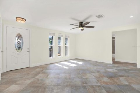 House in Hudson, Florida 3 bedrooms, 159.05 sq.m. № 1751083 - photo 3