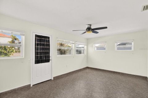 House in Hudson, Florida 3 bedrooms, 159.05 sq.m. № 1751083 - photo 20