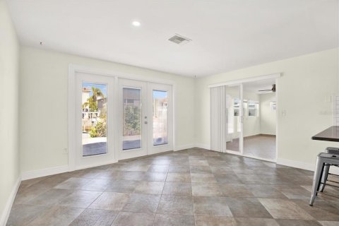 House in Hudson, Florida 3 bedrooms, 159.05 sq.m. № 1751083 - photo 6