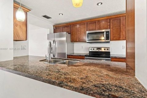 Снять в аренду таунхаус в Плантация, Флорида 3 спальни, 164.44м2, № 1984167 - фото 4