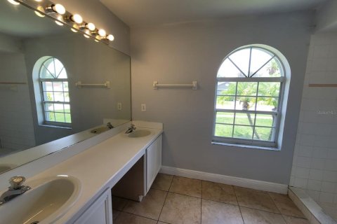 House in Kissimmee, Florida 4 bedrooms, 172.24 sq.m. № 2238907 - photo 7