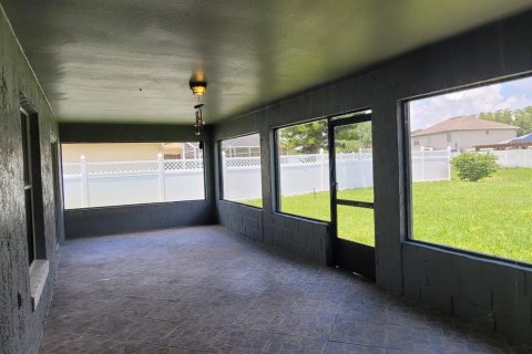 House in Kissimmee, Florida 4 bedrooms, 172.24 sq.m. № 2238907 - photo 9
