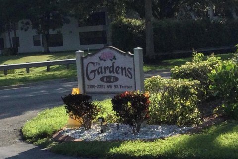Condo in Davie, Florida, 2 bedrooms  № 2177444 - photo 11
