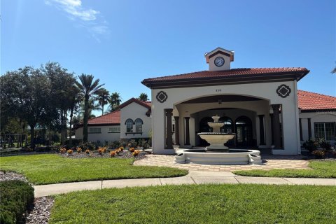 House in Davenport, Florida 4 bedrooms, 260.96 sq.m. № 2329379 - photo 24