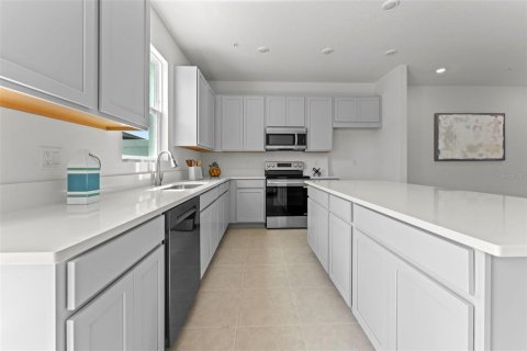 Adosado en venta en Apopka, Florida, 3 dormitorios, 163.79 m2 № 1801577 - foto 12