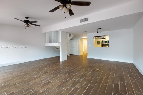 Купить таунхаус в Майами, Флорида 2 спальни, 135.92м2, № 2052159 - фото 6