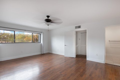 Adosado en venta en Miami, Florida, 2 dormitorios, 135.92 m2 № 2052159 - foto 12