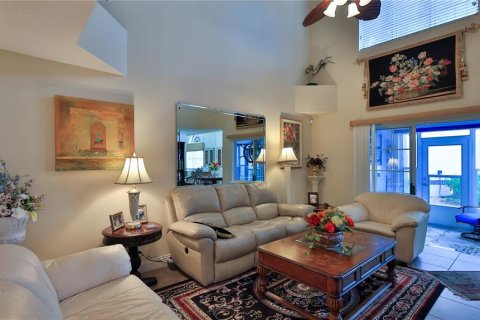 Townhouse in Palm Coast, Florida 3 bedrooms, 174.19 sq.m. № 1908029 - photo 15