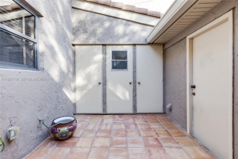 Touwnhouse à vendre à Hollywood, Floride: 2 chambres, 150.04 m2 № 1987407 - photo 16