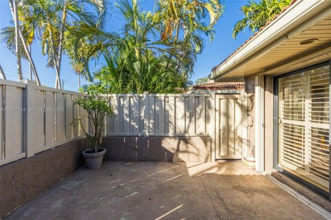 Touwnhouse à vendre à Hollywood, Floride: 2 chambres, 150.04 m2 № 1987407 - photo 14