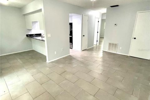 Appartement à louer à Largo, Floride: 2 chambres, 72.46 m2 № 2120296 - photo 2