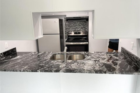 Appartement à louer à Largo, Floride: 2 chambres, 72.46 m2 № 2120296 - photo 4