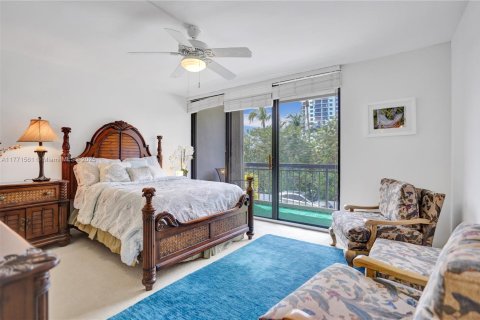 Townhouse in Boca Raton, Florida 3 bedrooms, 340.58 sq.m. № 1731861 - photo 21