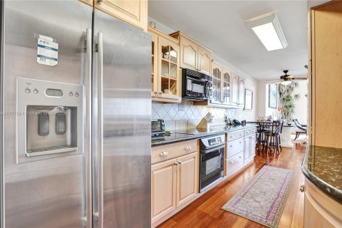 Townhouse in Boca Raton, Florida 3 bedrooms, 340.58 sq.m. № 1731861 - photo 9