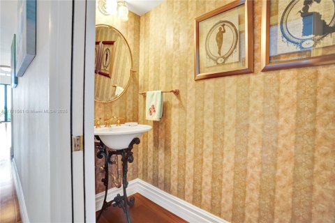 Townhouse in Boca Raton, Florida 3 bedrooms, 340.58 sq.m. № 1731861 - photo 24