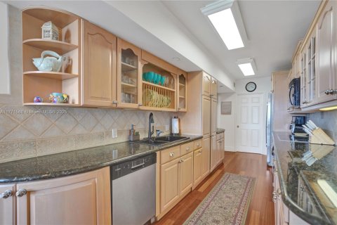 Townhouse in Boca Raton, Florida 3 bedrooms, 340.58 sq.m. № 1731861 - photo 8