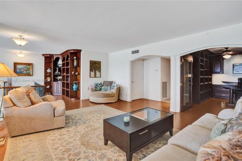 Townhouse in Boca Raton, Florida 3 bedrooms, 340.58 sq.m. № 1731861 - photo 14
