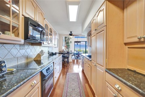 Townhouse in Boca Raton, Florida 3 bedrooms, 340.58 sq.m. № 1731861 - photo 7