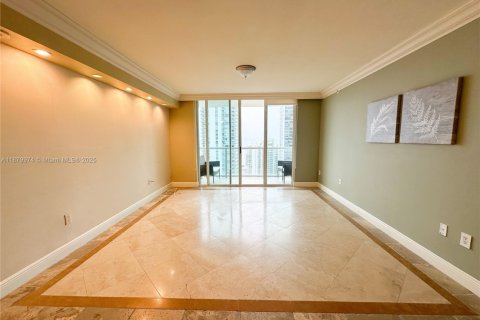 Condominio en venta en Miami, Florida, 2 dormitorios, 105.91 m2 № 1921337 - foto 10