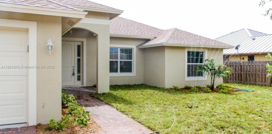 Villa ou maison à Port St. Lucie, Floride 4 chambres, 183.95 m2 № 1975803