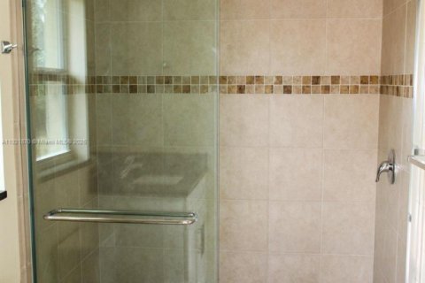 Villa ou maison à vendre à Port St. Lucie, Floride: 4 chambres, 183.95 m2 № 1975803 - photo 3