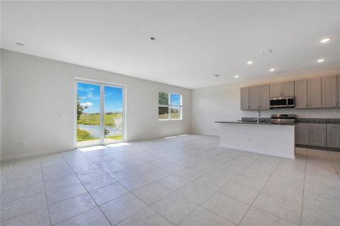 Casa en venta en Haines City, Florida, 4 dormitorios, 170.01 m2 № 1913098 - foto 6