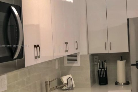 Снять в аренду кондоминиум в Майами-Бич, Флорида 51.28м2, № 2005459 - фото 8