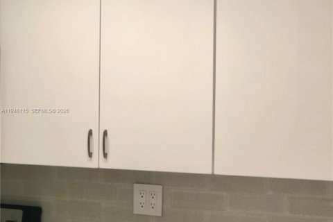 Снять в аренду кондоминиум в Майами-Бич, Флорида 51.28м2, № 2005459 - фото 7