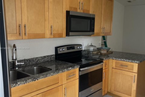 Adosado en alquiler en Homestead, Florida, 3 dormitorios, 107.77 m2 № 1950773 - foto 3