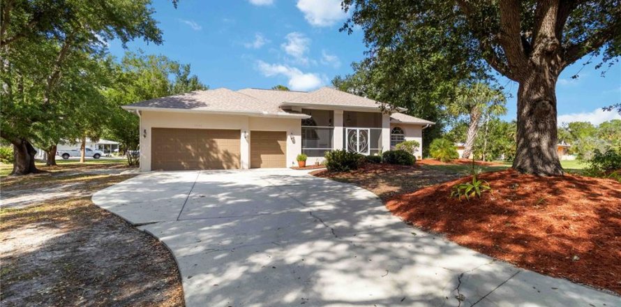 House in Punta Gorda, Florida 4 bedrooms, 269.14 sq.m. № 1626268
