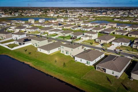 Villa ou maison à vendre à Kissimmee, Floride: 5 chambres, 212.47 m2 № 2273097 - photo 12