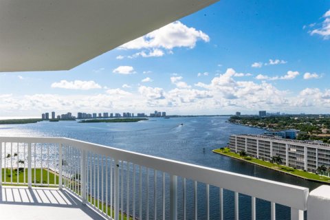 Condo à North Palm Beach, Floride, 3 chambres  № 2423516