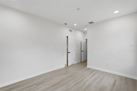 Villa ou maison à vendre à Saint Petersburg, Floride: 4 chambres, 266.82 m2 № 2429627 - photo 7