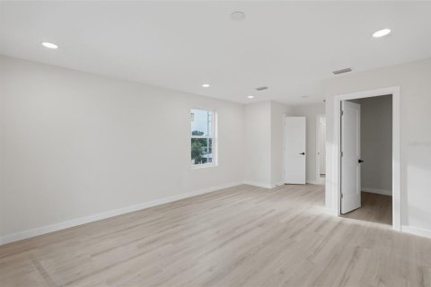 Villa ou maison à vendre à Saint Petersburg, Floride: 4 chambres, 266.82 m2 № 2429627 - photo 10