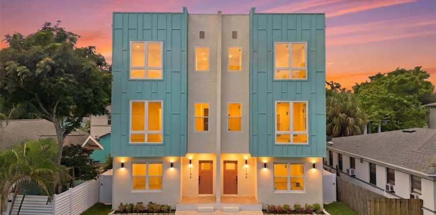 Villa ou maison à Saint Petersburg, Floride 4 chambres, 266.82 m2 № 2429627