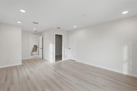 Villa ou maison à vendre à Saint Petersburg, Floride: 4 chambres, 266.82 m2 № 2429627 - photo 12