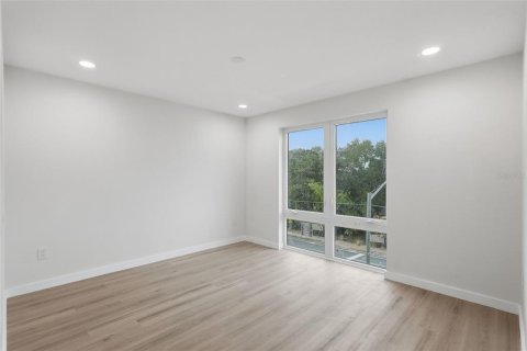 Villa ou maison à vendre à Saint Petersburg, Floride: 4 chambres, 266.82 m2 № 2429627 - photo 18