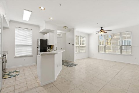 Condo in Sarasota, Florida, 2 bedrooms № 2383474 - photo 10