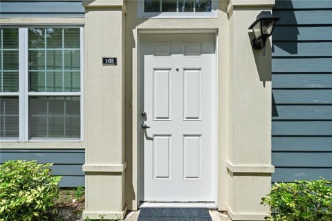 Condo in Sarasota, Florida, 2 bedrooms № 2383474 - photo 2