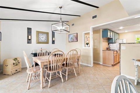 House in Hernando Beach, Florida 2 bedrooms, 89.28 sq.m. № 2316582 - photo 10