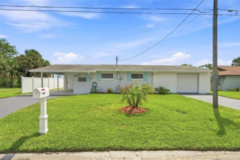 House in Hernando Beach, Florida 2 bedrooms, 89.28 sq.m. № 2316582 - photo 2