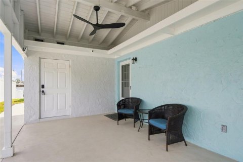 House in Hernando Beach, Florida 2 bedrooms, 89.28 sq.m. № 2316582 - photo 6