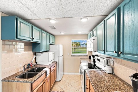 House in Hernando Beach, Florida 2 bedrooms, 89.28 sq.m. № 2316582 - photo 18