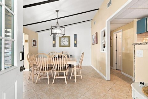 House in Hernando Beach, Florida 2 bedrooms, 89.28 sq.m. № 2316582 - photo 8