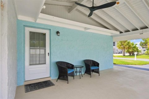 House in Hernando Beach, Florida 2 bedrooms, 89.28 sq.m. № 2316582 - photo 7