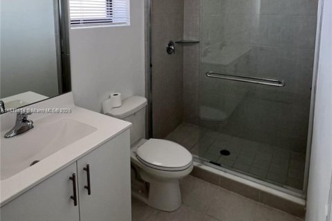 Townhouse in Miami, Florida 3 bedrooms, 122.63 sq.m. № 1875349 - photo 26