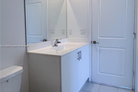 Townhouse in Miami, Florida 3 bedrooms, 122.63 sq.m. № 1875349 - photo 9