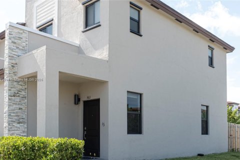 Townhouse in Miami, Florida 3 bedrooms, 122.63 sq.m. № 1875349 - photo 1