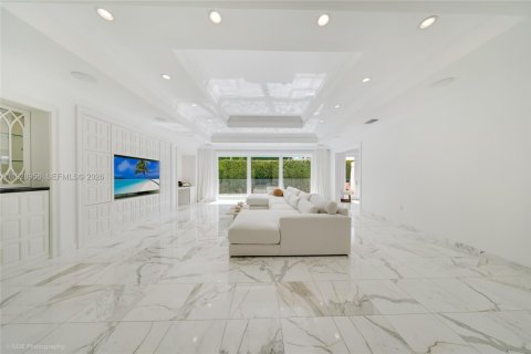 Casa en alquiler en Miami Beach, Florida, 5 dormitorios, 531.12 m2 № 2054353 - foto 14
