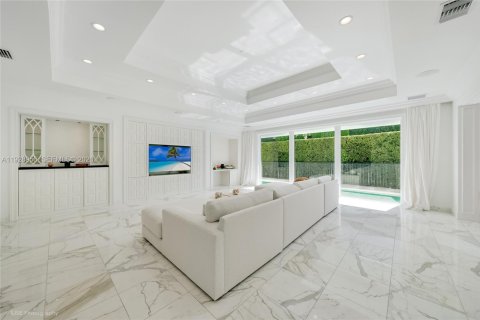 Casa en alquiler en Miami Beach, Florida, 5 dormitorios, 531.12 m2 № 2054353 - foto 13